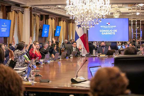 Aprueban contratos para mantenimiento de aeronaves del Estado y flota de Mi Bus