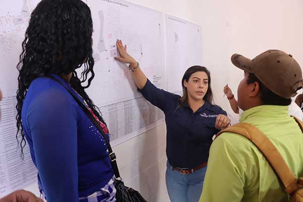 Desarrollan exposición pública para titular terrenos a familias de Portobelo