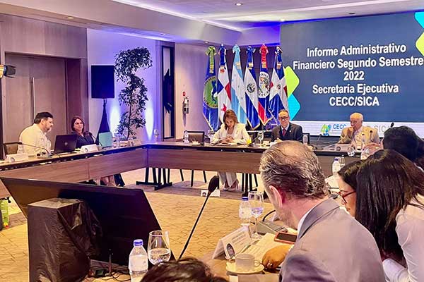 Ministros de Educación de la región debaten sobre presente y futuro educativo