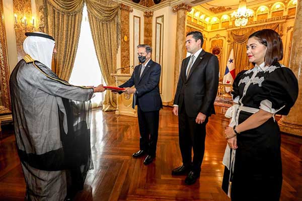 Siete embajadores presentan sus cartas credenciales ante mandatario Cortizo