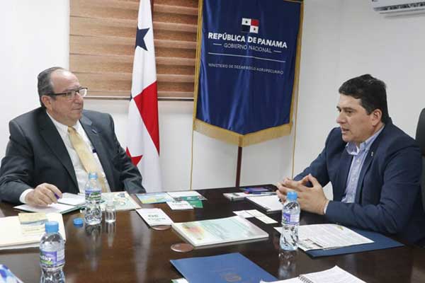 Viceministro Pineda se reúne con miembros de bolsa agropecuaria de Nicaragua
