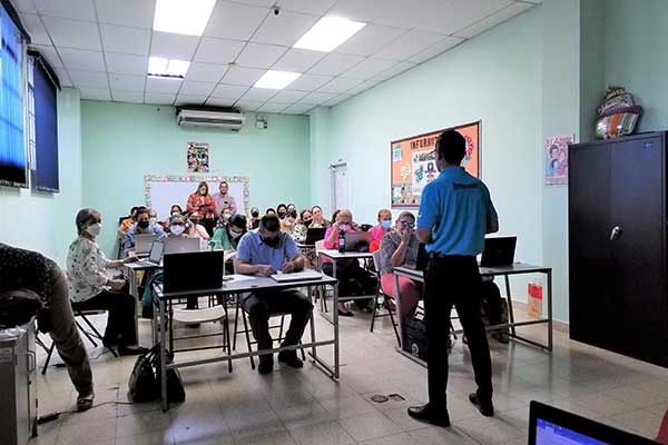 Docentes de la región de Herrera se capacitan en el Ecosistema ESTER