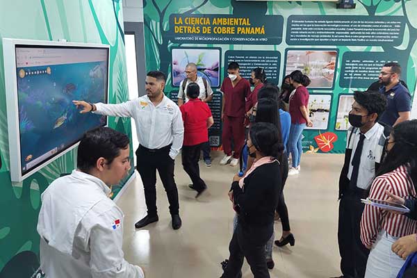 Inauguran laboratorio para conservación de especies de flora en Panamá