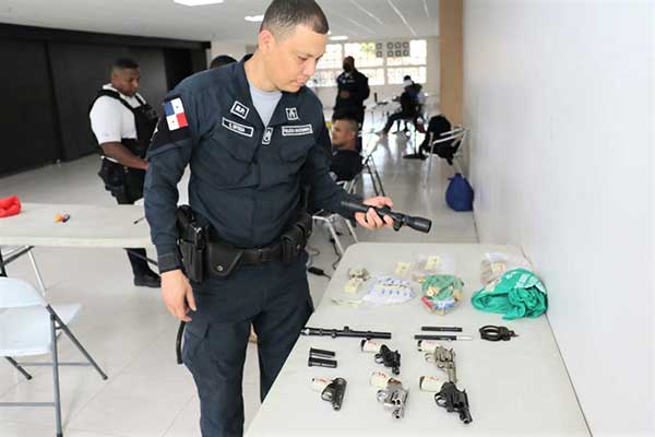 Más de B/. 4 mil en vales canjeables paga Programa Pacificando Mi Barrio en Don Bosco