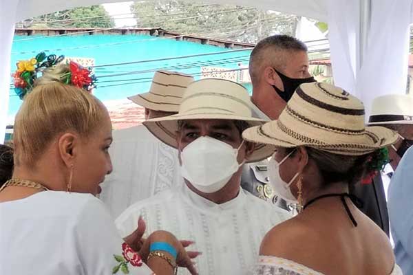 Vacunas mixtas podrían llegar en el mes de diciembre