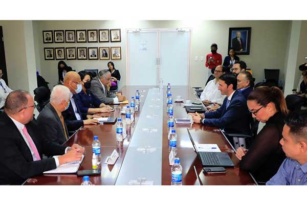 Autoridades panameñas revisan retos presupuestarios de la estrategia turística del país