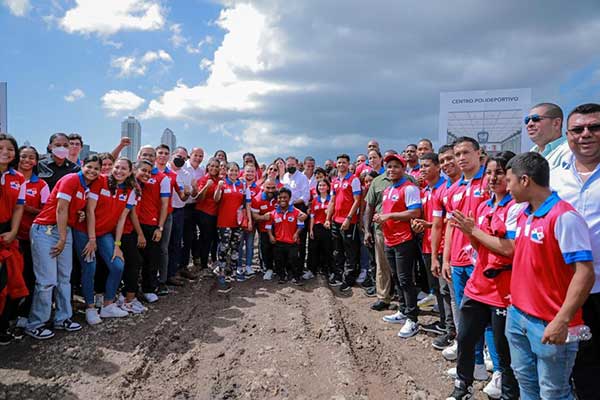 Cortizo participa del inicio de obras del Centro de Alto Rendimiento para deportistas