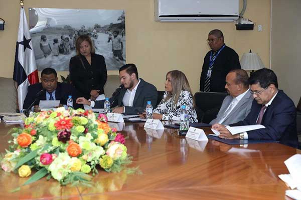 Diputados “declinan competencias” a denuncias contra magistrados de la CSJ