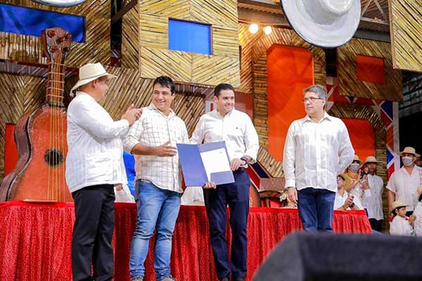 Entregan orden de proceder para sistema de Acueducto y Alcantarillados de Ocú