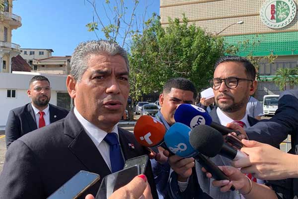Ministro Sucre reitera que no habrá restricciones para desfile de las mil polleras y carnavales