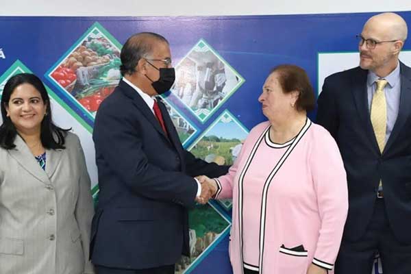 Titular del MIDA se reúne con la embajadora de Estados Unidos en Panamá