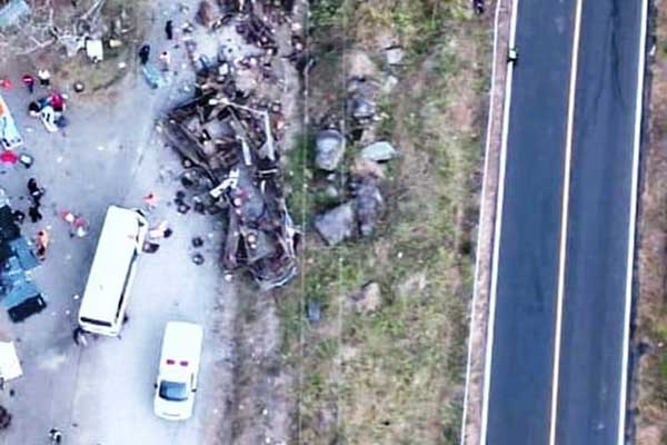 Autoridades panameñas trabajan para identificar fallecidos y brindar atención a sobrevivientes de tragedia de Gualaca