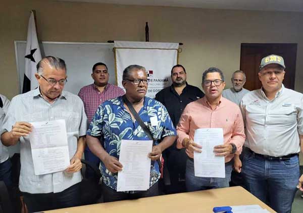 Comisión de Gobierno logra importantes avances con moradores de Barú