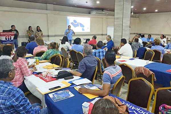 Facilitadores del PRD se capacitan para sus primarias
