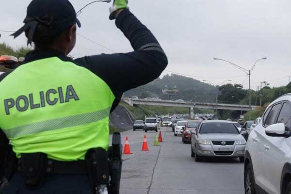 Policía Nacional activa operativos de inversión de carriles por días del carnaval
