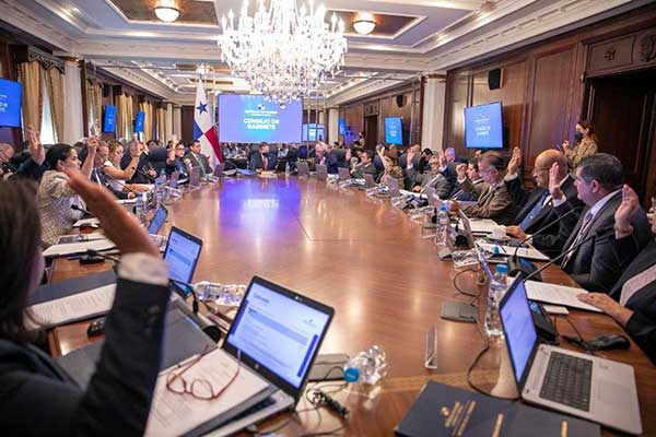 Ejecutivo presentará ante la Asamblea proyecto de ley que “garantizaría” abastecimiento de medicamentos