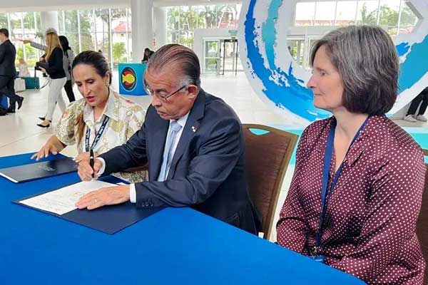 Firman memorando de entendimiento para eliminar redes fantasmas que afectan la pesca