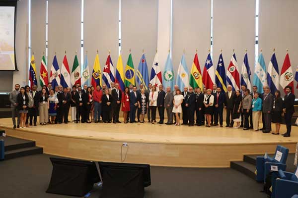 Ministro Valderrama participa en V Foro Espacial Internacional