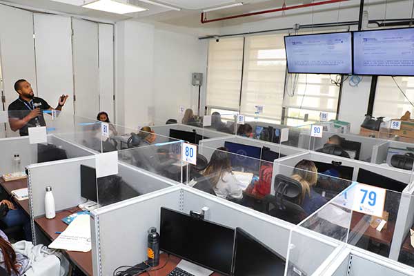 Personal del CAU del TE se prepara para inscripciones del voto adelantado