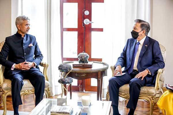 Cortizo y canciller de la India conversan sobre relación comercial, tecnología y farmacéutica