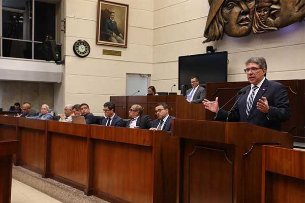 Ducruet insta al Legislativo crear norma que defina crecimiento ordenado del país para atacar falta de agua