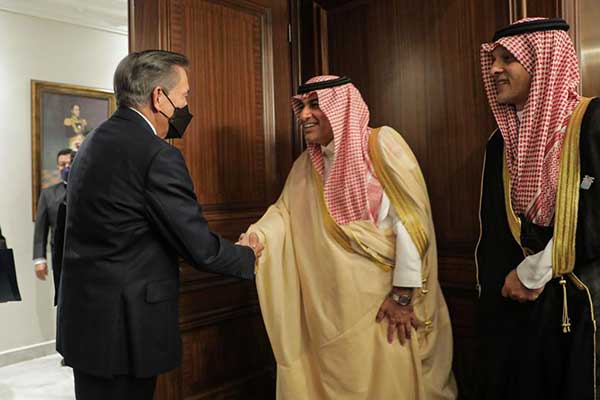 Exponen a inversionistas de Arabia Saudí ventajas y potencial de Panamá