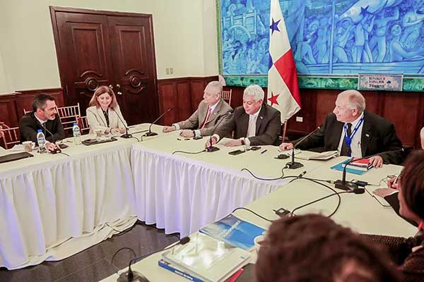 Gobierno panameño se reúne con misión del FMI, abordan transparencia fiscal y acceso a la información