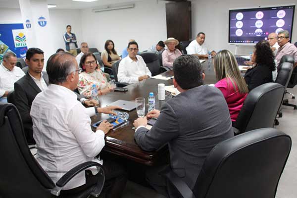 MIDA, ANAGAN e IMHPA evalúan alternativas de apoyo al sector ganadero ante prolongación de época seca