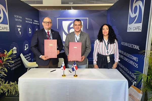 Magistrado Juncá Wendehake firma convenio con la Junta Central Electoral de República Dominicana