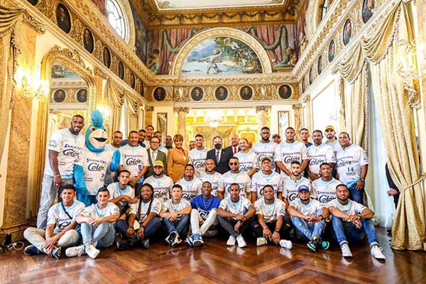 Presidente Cortizo recibió al equipo de Colón, campeón del Béisbol categoría mayor 2023