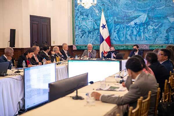 Gobierno programa próxima entrega de instalaciones deportivas y Laboratorio regional de Calidad del agua