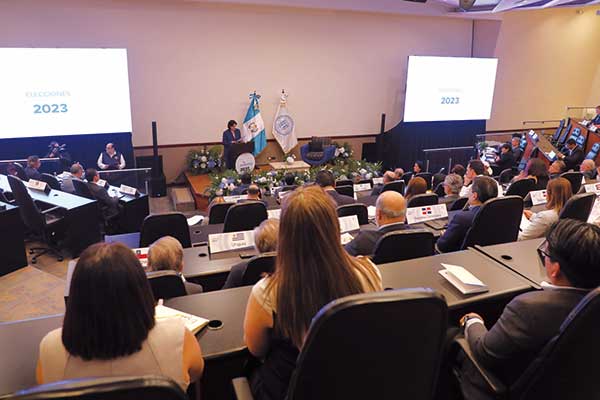 Panamá preside observación electoral en Guatemala