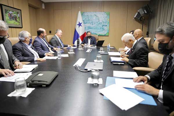 Presidente Cortizo recibe a directiva de la CAPAC