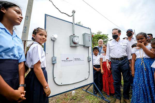 Con inversión de B/. 2.1 millones, gobierno entrega beneficios en Veraguas