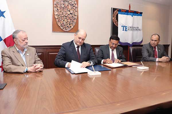 Organismos electorales de Panamá e India suscriben compromiso de entendimiento