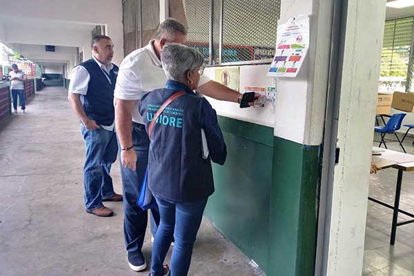 RM se moviliza nuevamente para completar su oferta electoral, más de 218 mil electores están habilitados para votar