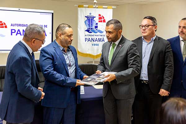 AMP recibe documento final del consenso en diálogo para reforma de leyes marítimas de Panamá