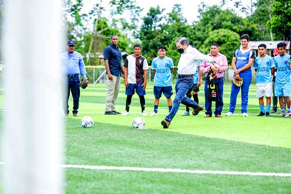 Cortizo entrega 150 viviendas, villas deportivas e inicios de obras para ampliar suministro de agua potable en Bocas