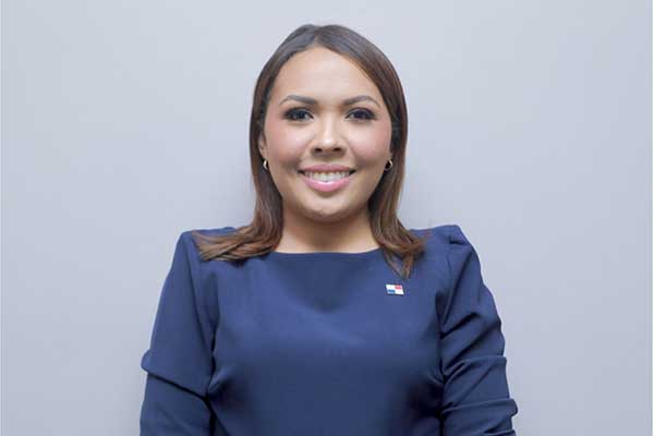 Designan a Martínez Moreno como nueva directora de la ARAP