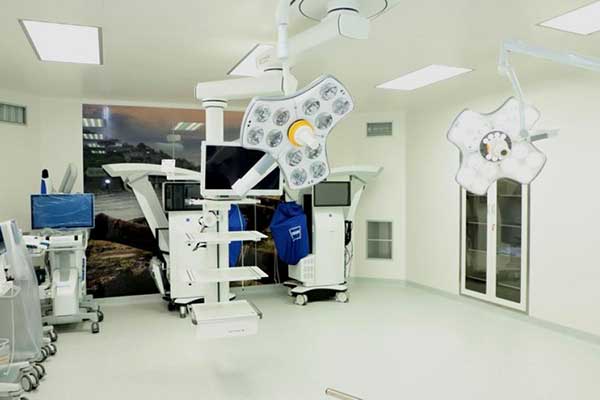 Diputados evalúan nivel de avance de obras en la Ciudad de la Salud