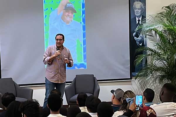 Torrijos: “es absurdo” que la Asamblea Nacional tenga más funcionario que el Canal de Panamá