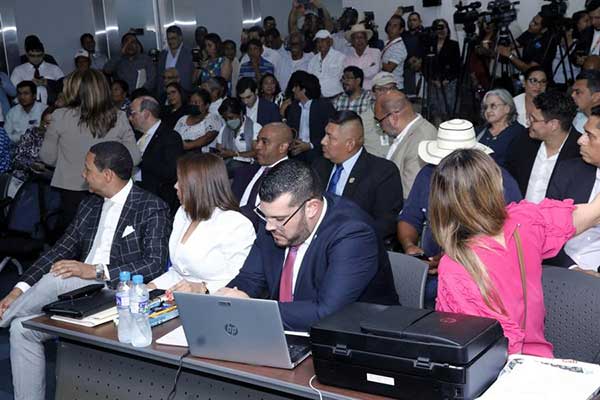Parlamento panameño aprueba metodología para discutir nuevo contrato minero