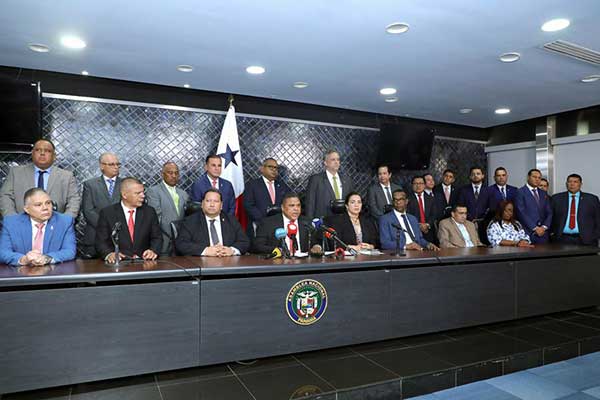 Asamblea propondrá suspender efectos del contrato minero, anuncia el diputado Vargas