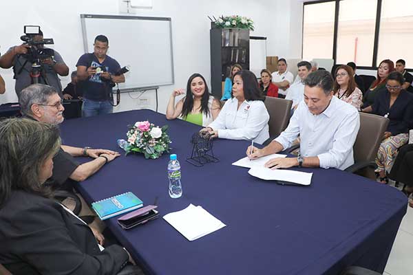 Candidatos presidenciales por libre postulación logran acuerdo de posiciones
