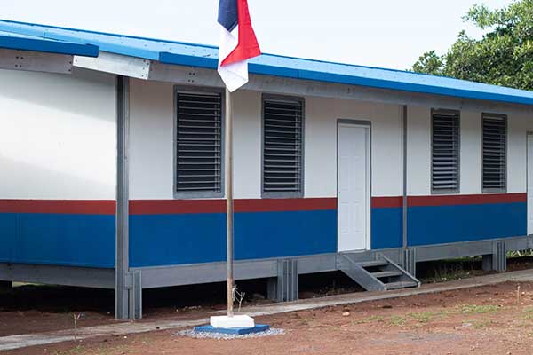 Inauguran 42 aulas modulares y capacitan a 167 personas en armado de estas estructuras para erradicar aulas rancho