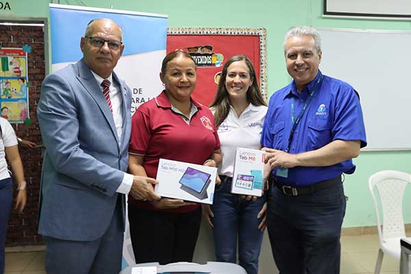 Lanzan proyecto educativo financiado por la Senacyt en escuelas de El Arado