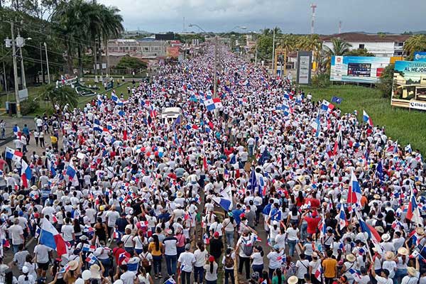 MEDUCA evalúa desarrollo de desfiles patrios, clases seguirán suspendidas este lunes 30 de octubre