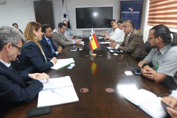 Panamá fortalece lazos de cooperación comercial, agropecuario y económico con España