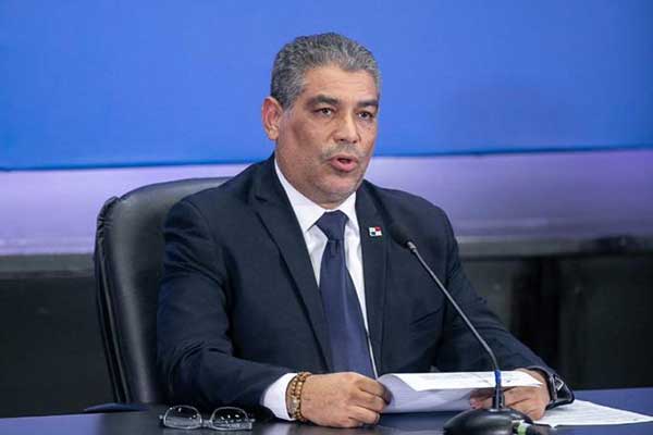 Ministro Sucre descarta suspensión de actividades, pese a incremento de casos de COVID en el país