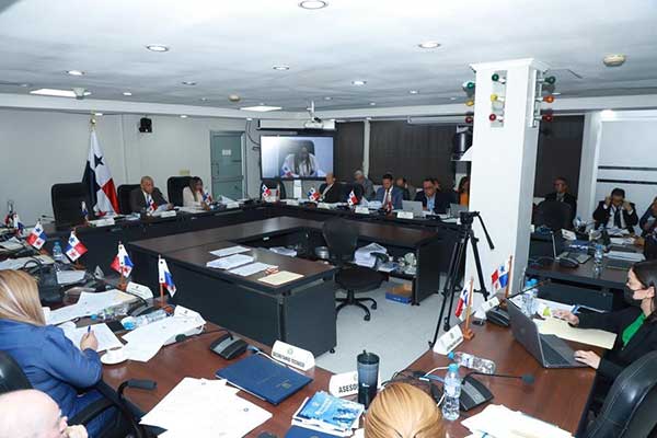 Analizan en sesión permanente Nuevo Presupuesto General del Estado, rodeado de dudas y cuestionamientos
